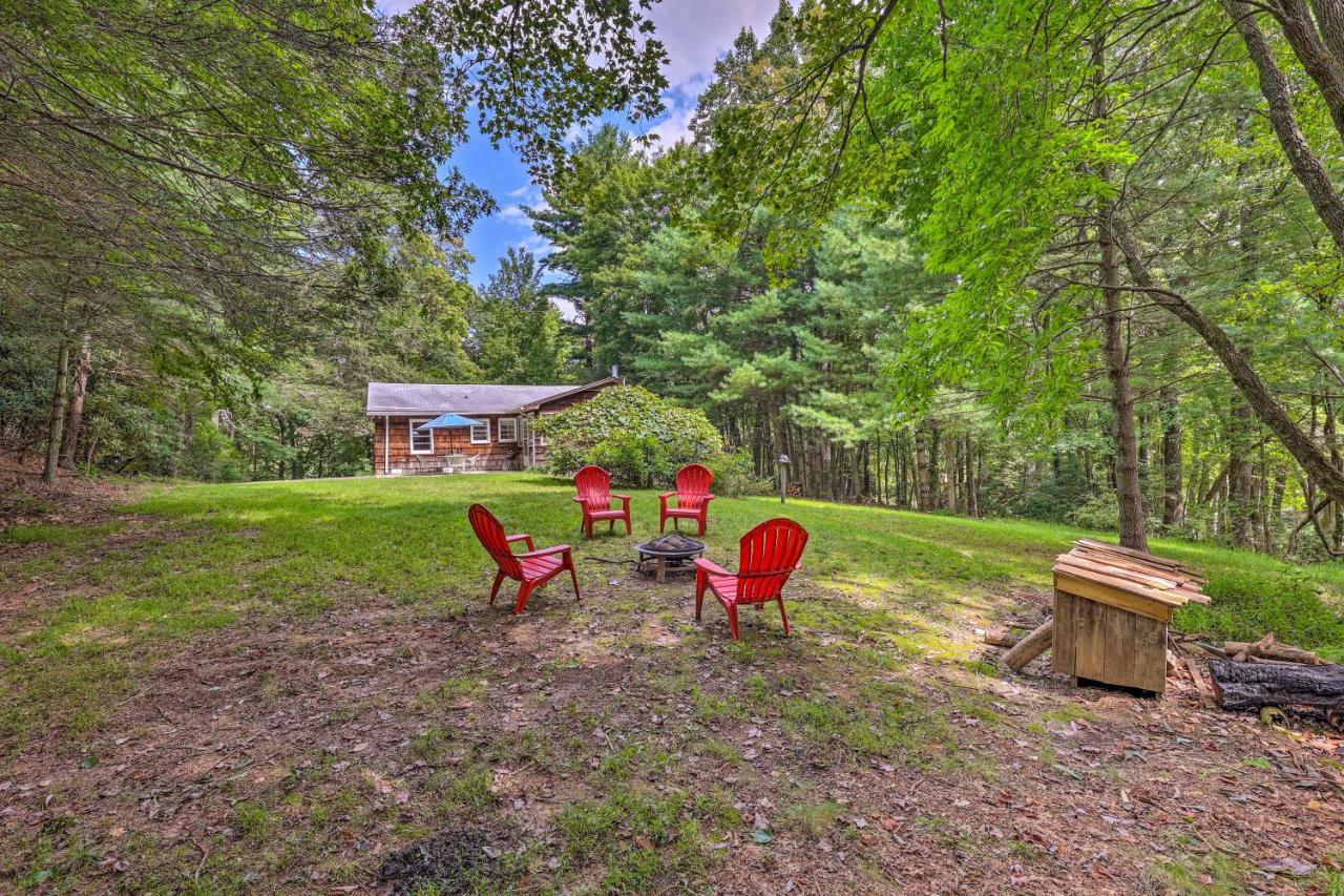 Вилла Peaceful Roaring Gap Retreat With Fire Pit And Patio! Экстерьер фото