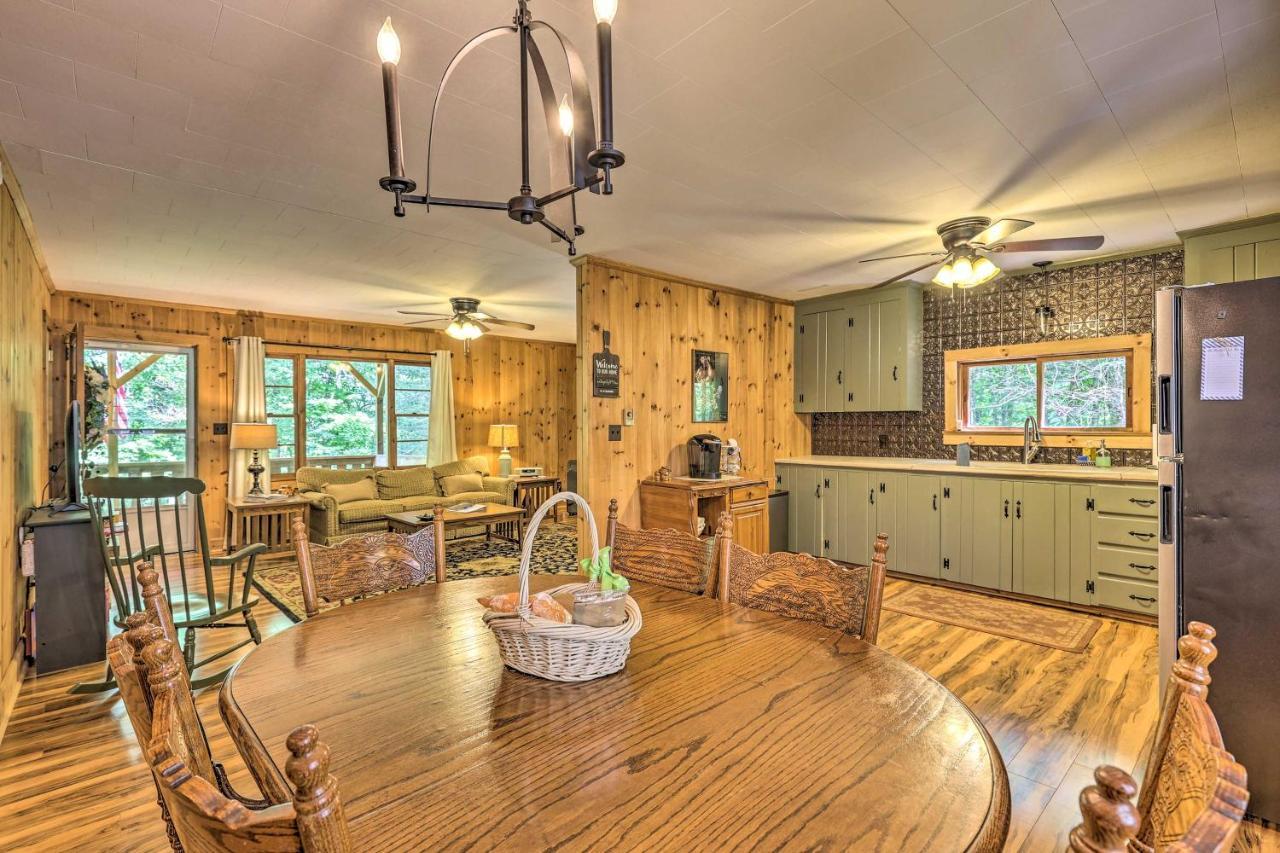 Вилла Peaceful Roaring Gap Retreat With Fire Pit And Patio! Экстерьер фото