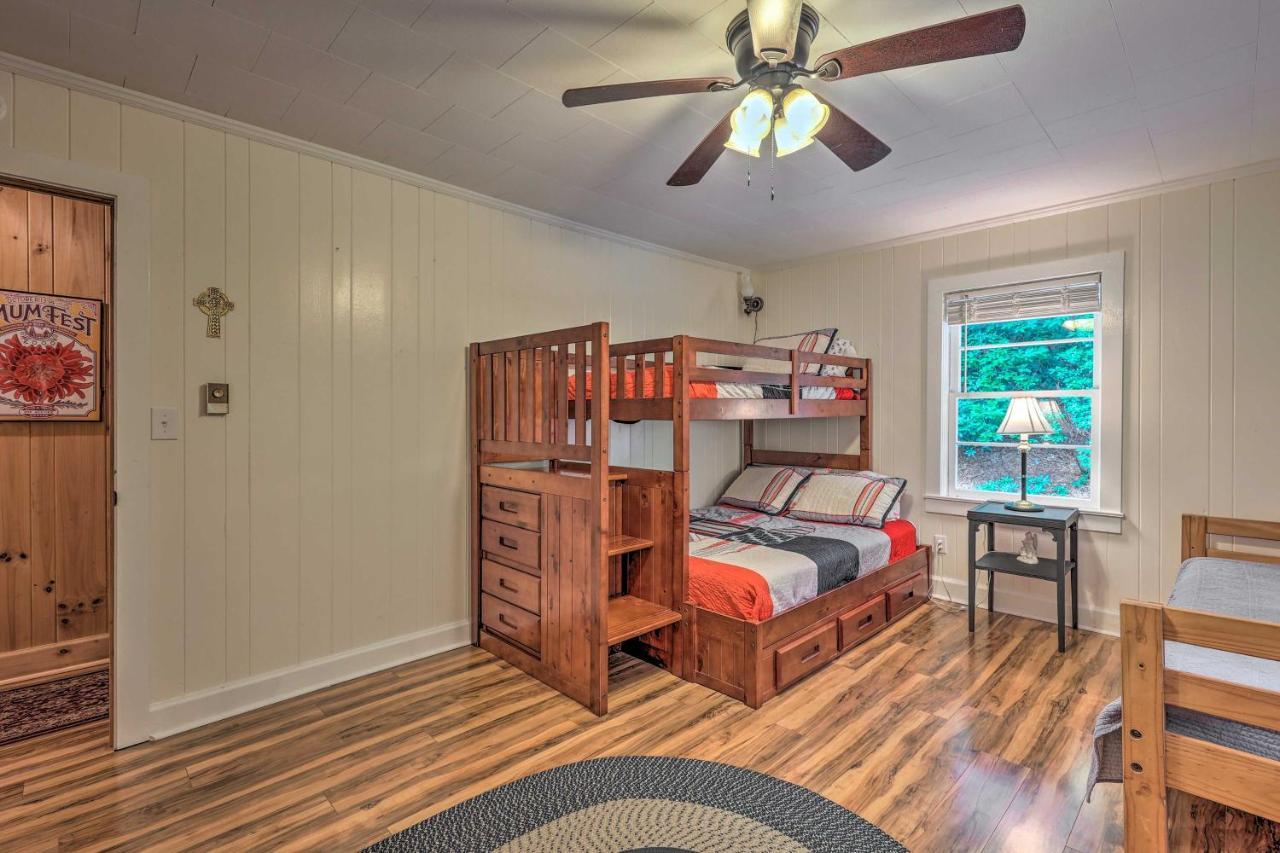 Вилла Peaceful Roaring Gap Retreat With Fire Pit And Patio! Экстерьер фото